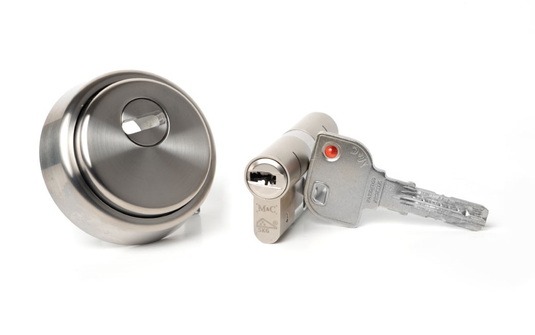 BOMBIN-MÁS-ESCUDO-R